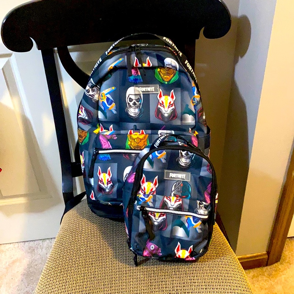 Fortnite backpack and lunchbox - like NEW